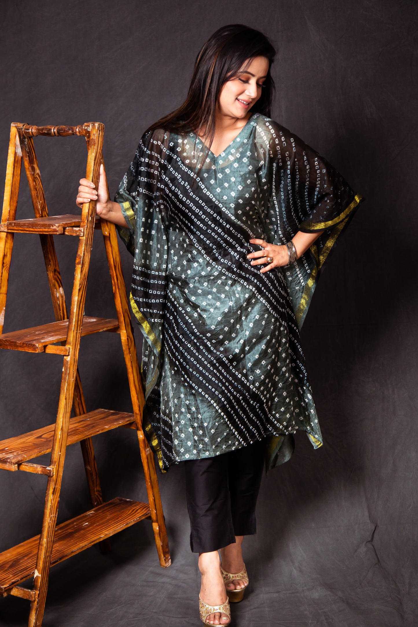 Black Kaftan with Sleeve Zari Border