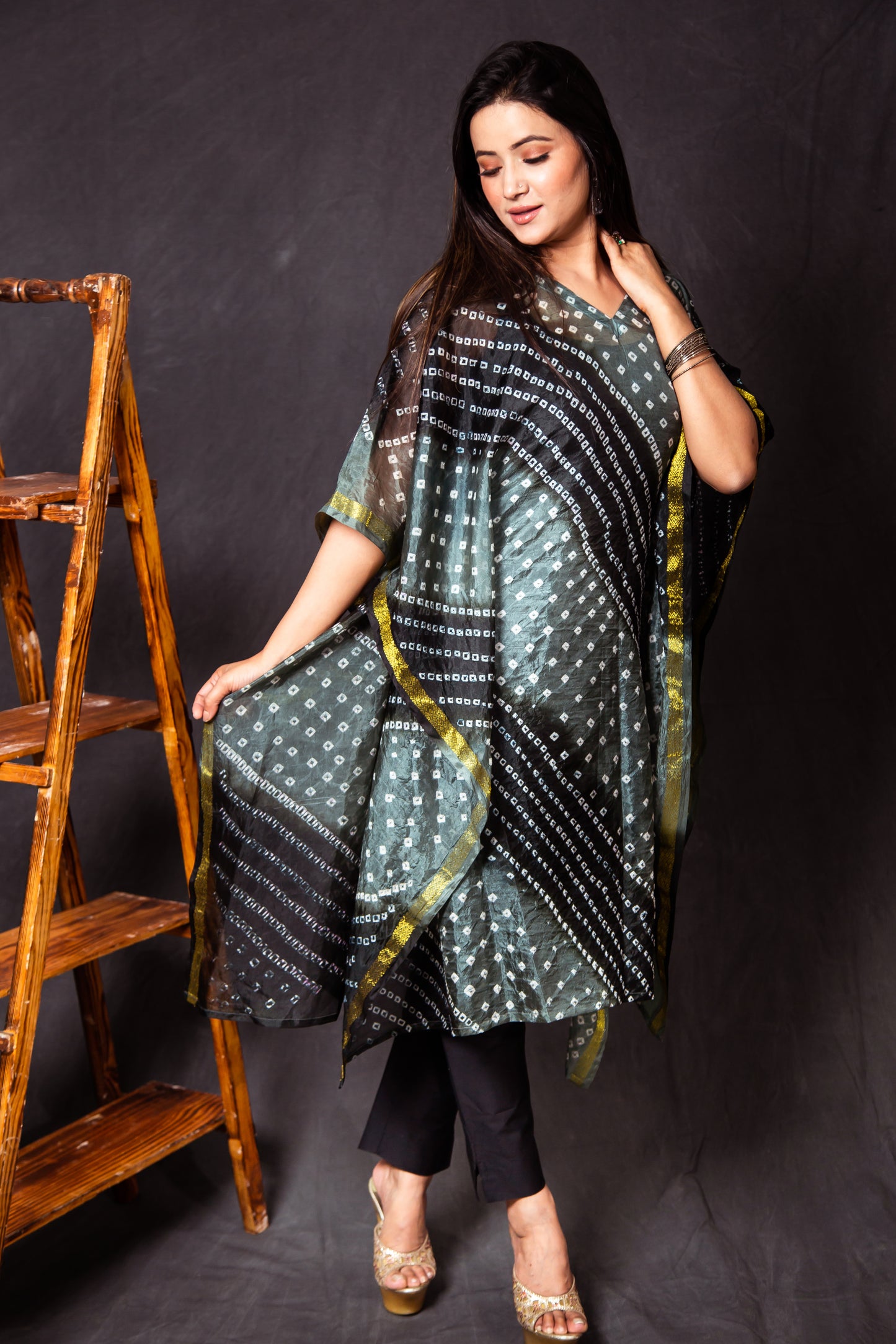 Black Kaftan with Sleeve Zari Border