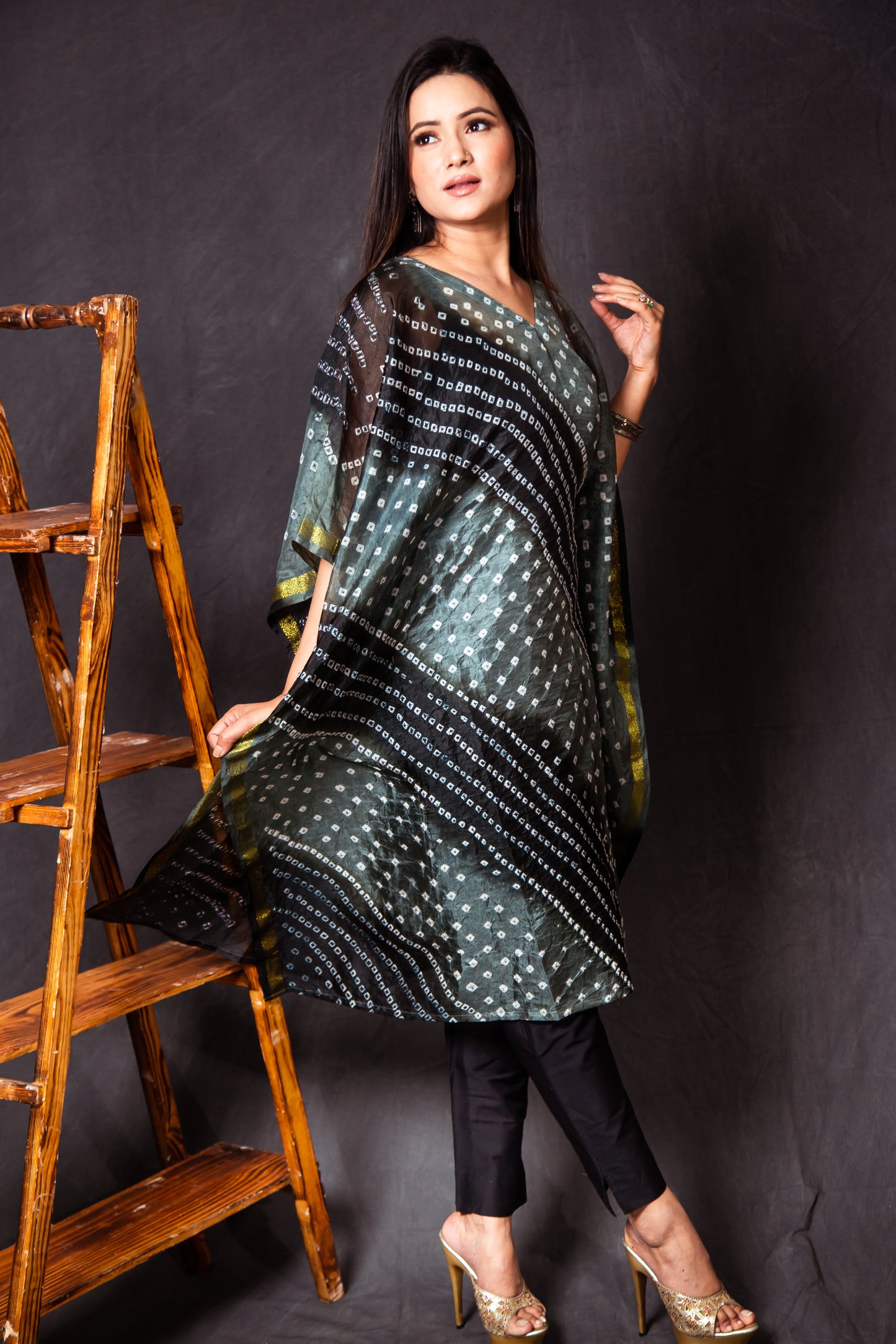 Black Kaftan with Sleeve Zari Border